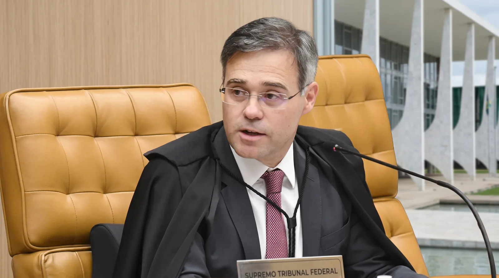 Ministro André Mendonça aparece em fotografia institucional durante atividade relacionada ao Supremo Tribunal Federal