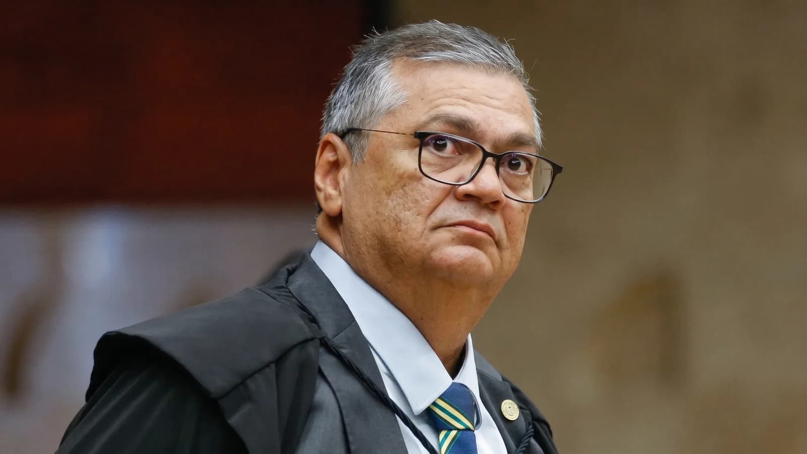 Ministro derruba afastamento imposto por Mendonça